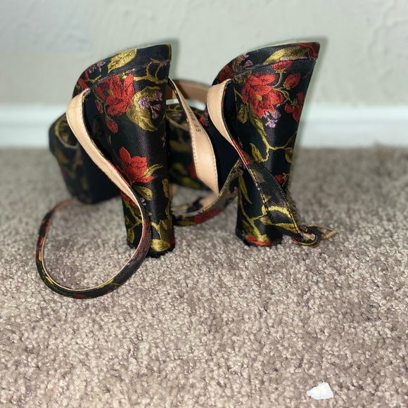 Size 8.5 “So Me” heels. - Picture 2 of 3